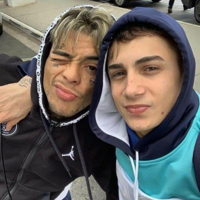 Imagem do grupo só necessitados. 💯