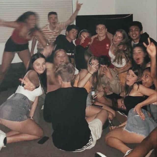 Imagem do grupo ★☞𝘼𝙢𝙞𝙜𝙤𝙨 𝙙𝙖 𝙍𝙚𝙨𝙚𝙣𝙝𝙖☜★