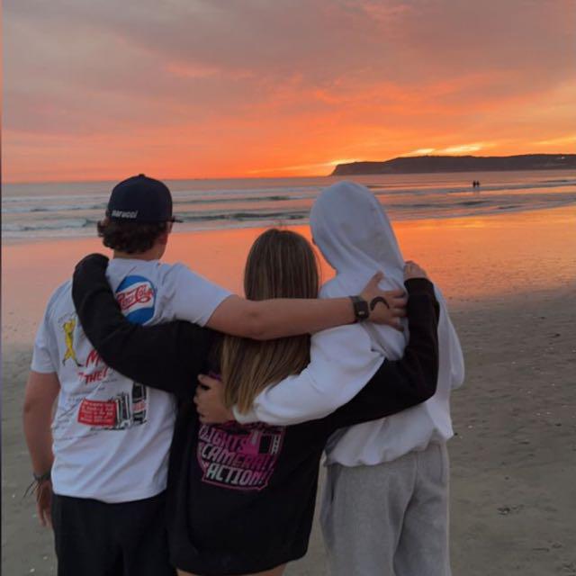 Imagem do grupo 𝐀𝐌𝐈𝐆𝐎𝐒 𝐃𝐎 𝐓É𝐃𝐈𝐎