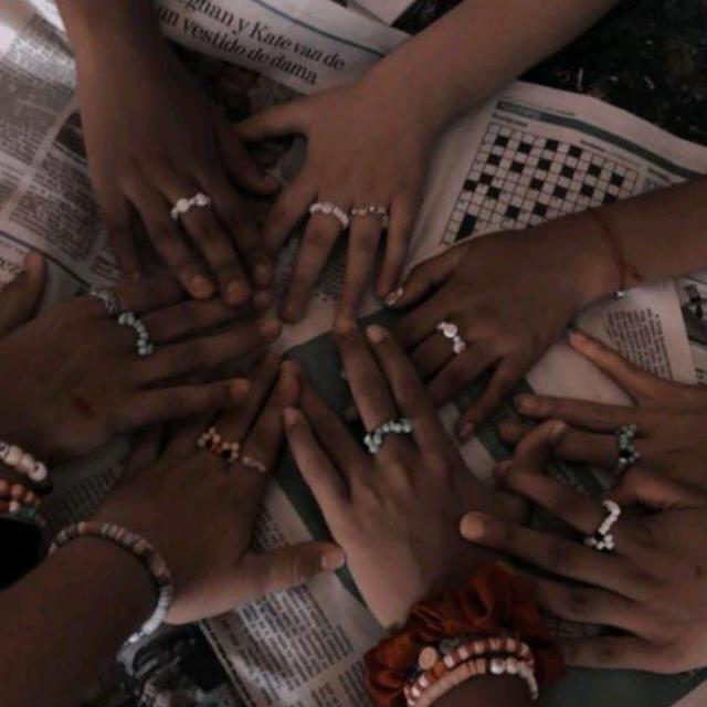 Imagem do grupo girls support girls