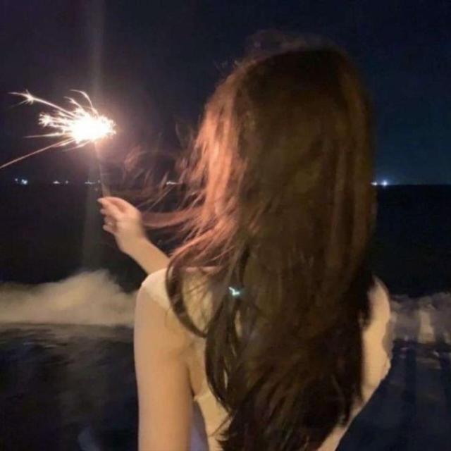 Imagem do grupo ᵒⁿˡʸ 𝘭𝘪𝘷𝘪𝘯𝘨